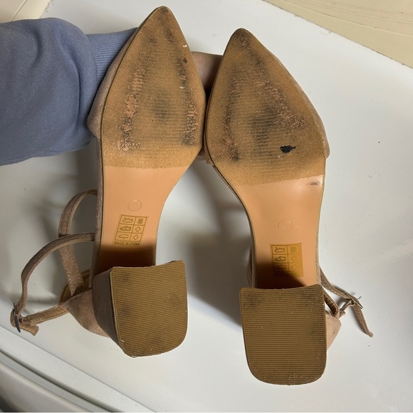 So Me Tan Block Heel Pumps - Picture 8 of 8